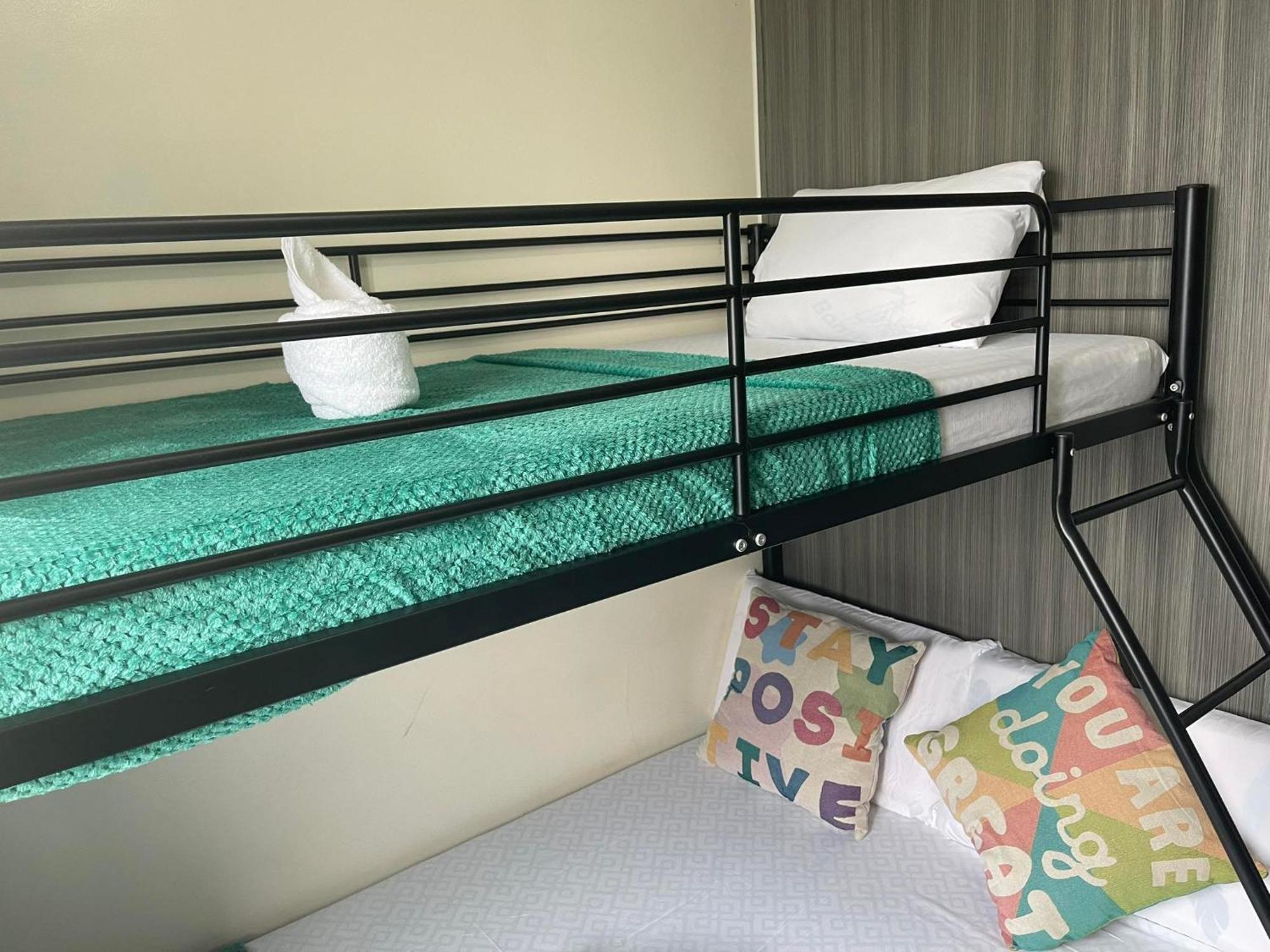 Green Residences Stays By Pbyy Manila Exteriör bild